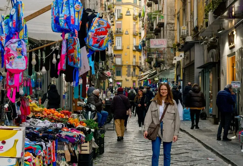 Jak dojechać z lotniska Neapol - Tanio i szybko do centrum miasta