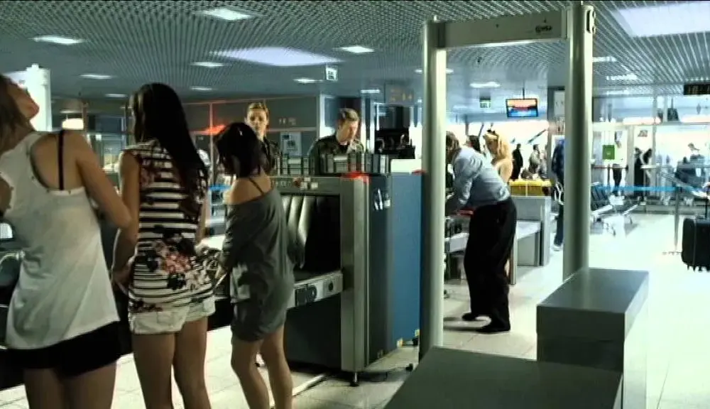 Co sprawdzają na lotnisku? Odkryj tajemnice kontroli bezpieczeństwa