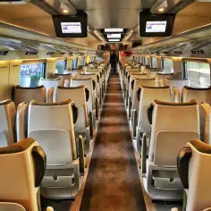 Jak wygląda pociąg intercity w środku? Zobacz, co cię czeka!