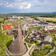 Ile km ma Energylandia? Poznaj odległość i dojazd do parku rozrywki