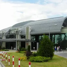 Ile kosztuje parking na lotnisku w Bydgoszczy? Sprawdź ceny i opcje