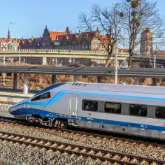 Ile jedzie pociąg z Warszawy do Gdańska? Sprawdź najszybsze opcje