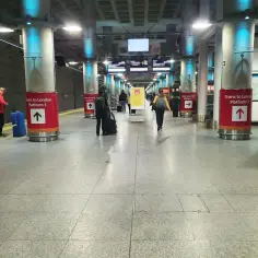 Jak szybko i tanio dojechać z lotniska Stansted do Londynu – najlepsze opcje transportu