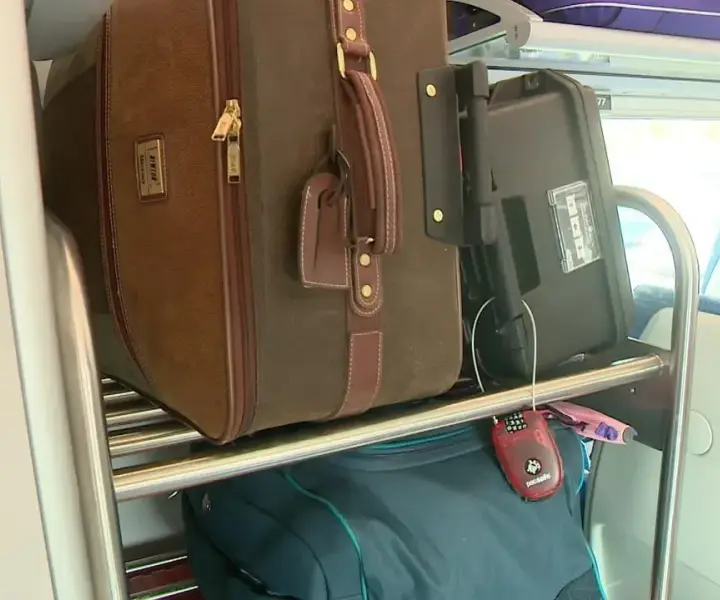 Gdzie bagaż w pociągu intercity? Odkryj najlepsze miejsca na bagaż