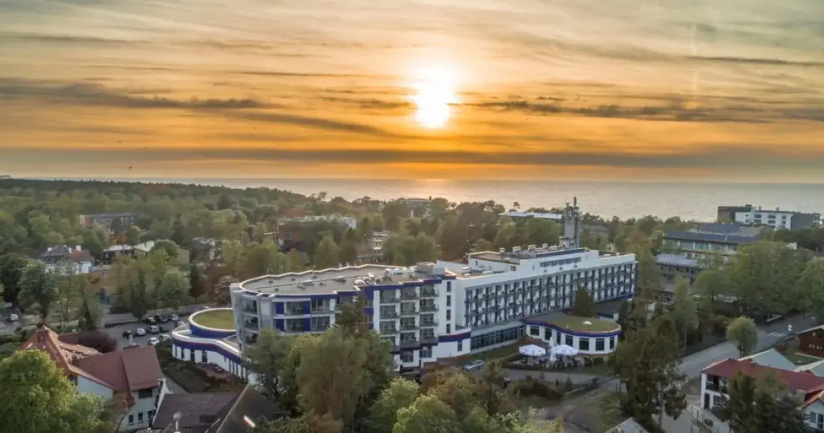 Zdjęcie Gdzie najbliżej nad morze z Warszawy? Poznaj szybkie trasy i miejscowości