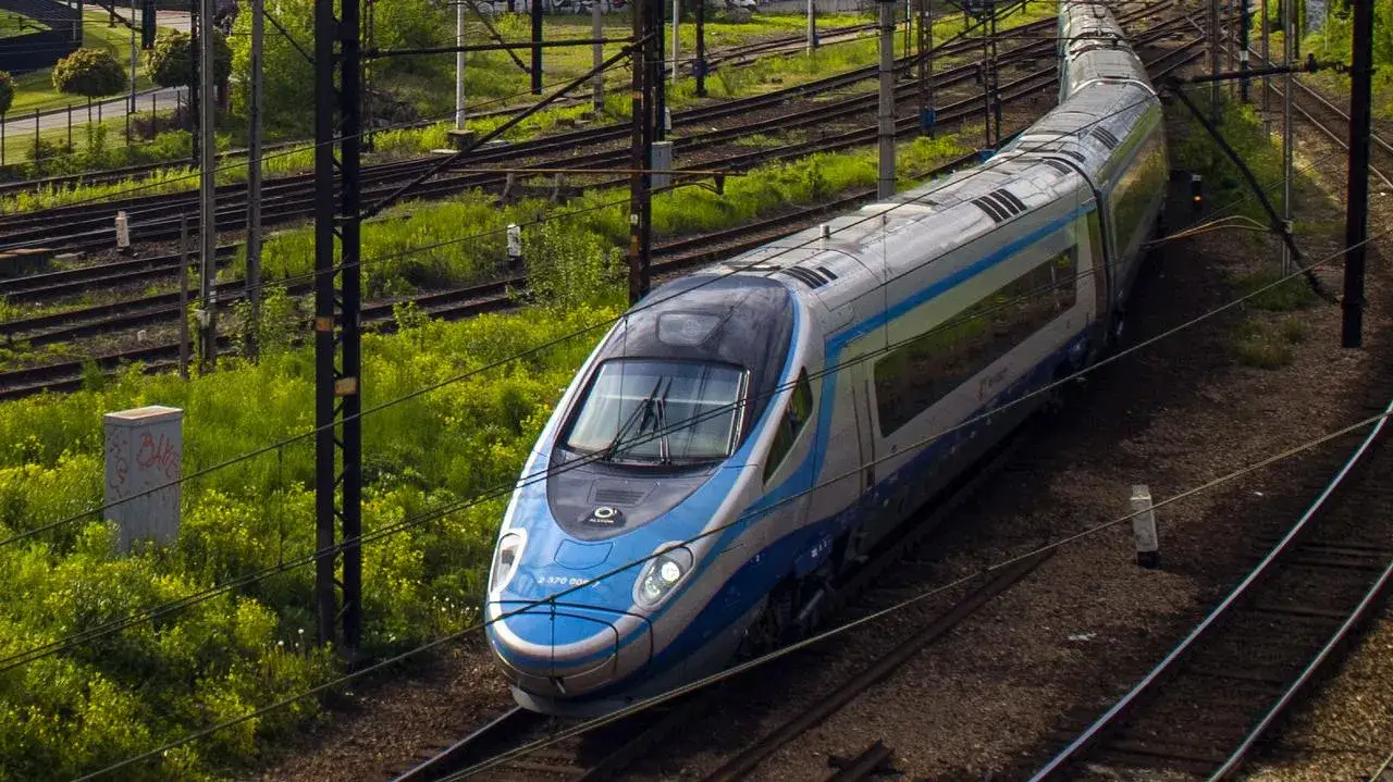 Zdjęcie EIP jaki to pociąg? Poznaj jego wyjątkowe cechy i trasy