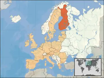Mapa Europy z zaznaczoną Finlandią na czerwono. Gdzie jest Finlandia? W północnej Europie, między Szwecją a Rosją.