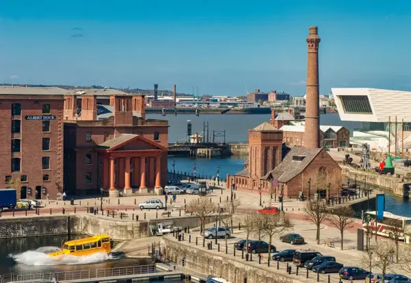Gdzie leży Liverpool? Położenie i zwiedzanie miasta