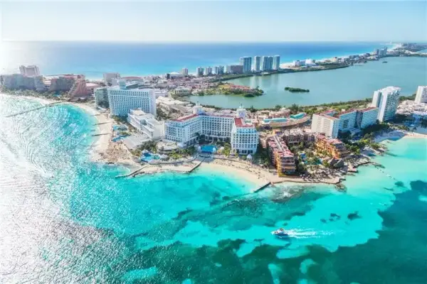 Cancun czy jest bezpiecznie? Odkryj prawdę o podróżach do Meksyku